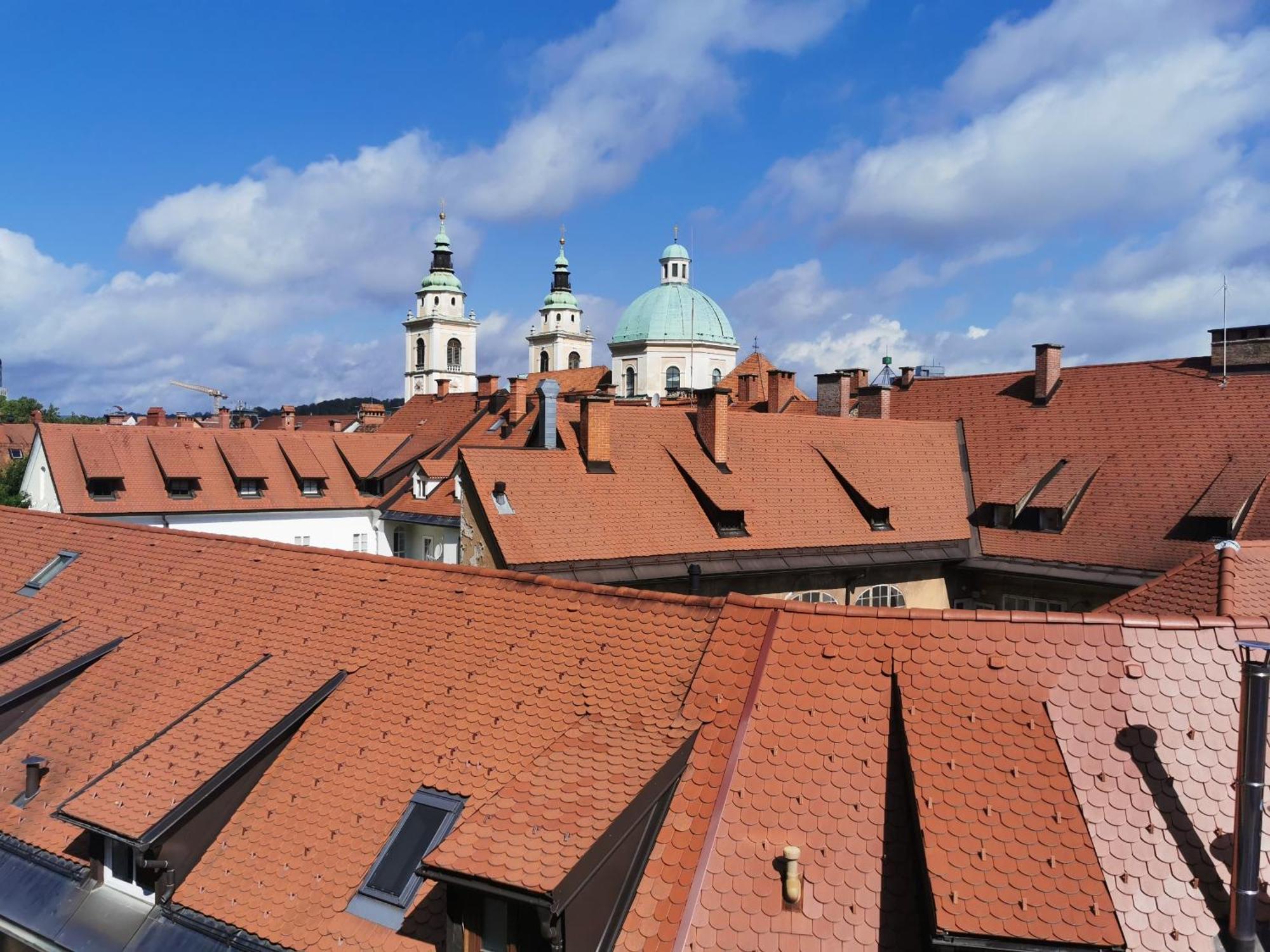 Under The Castle Apartments Ljubljana Bagian luar foto