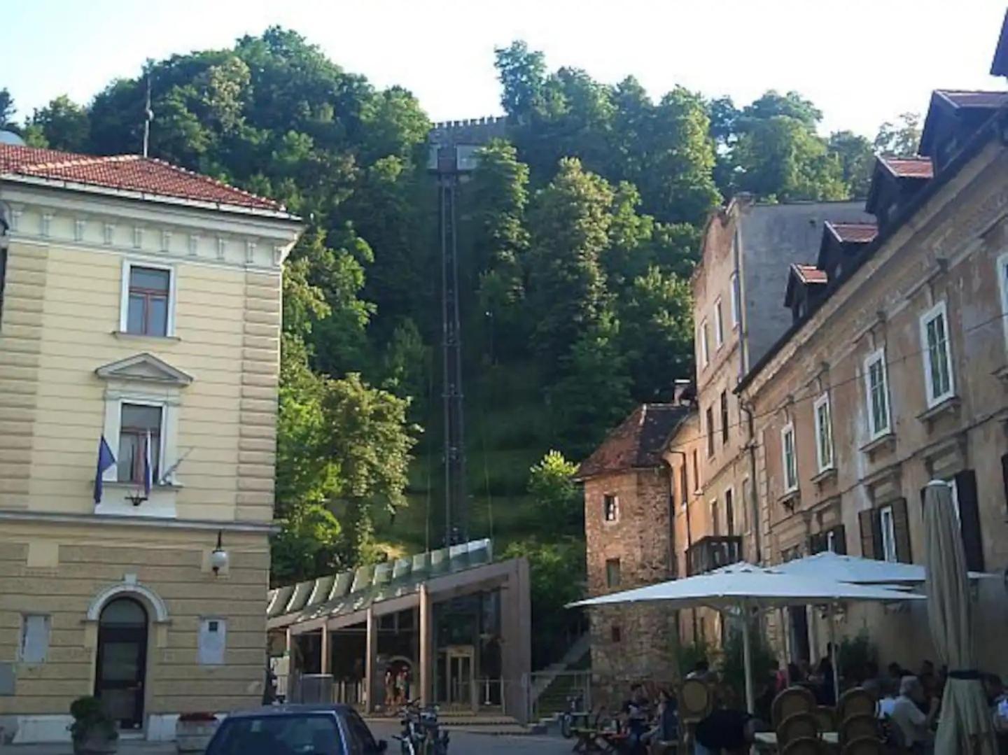 Under The Castle Apartments Ljubljana Bagian luar foto