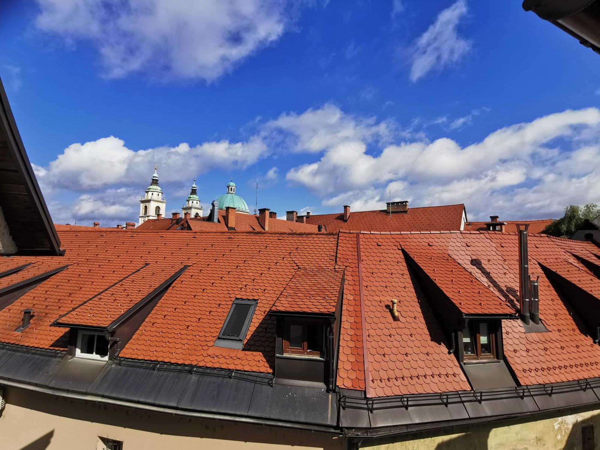 Under The Castle Apartments Ljubljana Bagian luar foto